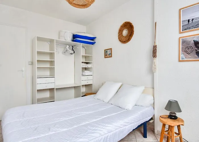 100m De La Des Mouettes, Pour 4 * La Parée Preneau