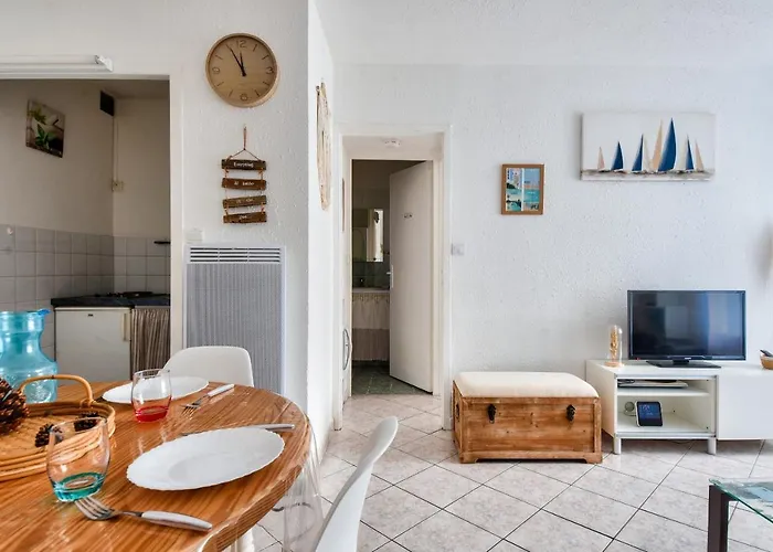 100m De La Des Mouettes, Pour 4 La Parée Preneau