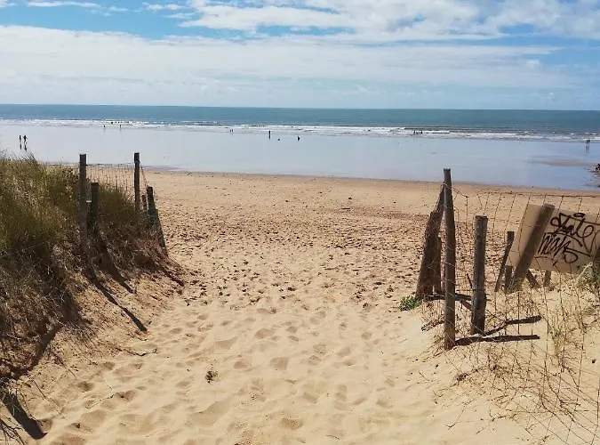 100m De La Des Mouettes, Pour 4 公寓 *