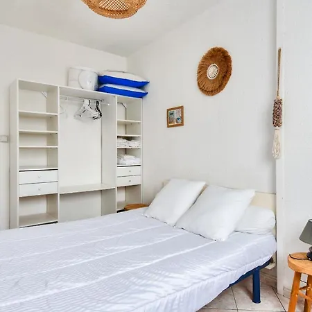 100m De La Des Mouettes, Pour 4 * La Parée Preneau