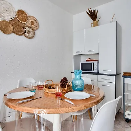 100m De La Des Mouettes, Pour 4 * La Parée Preneau