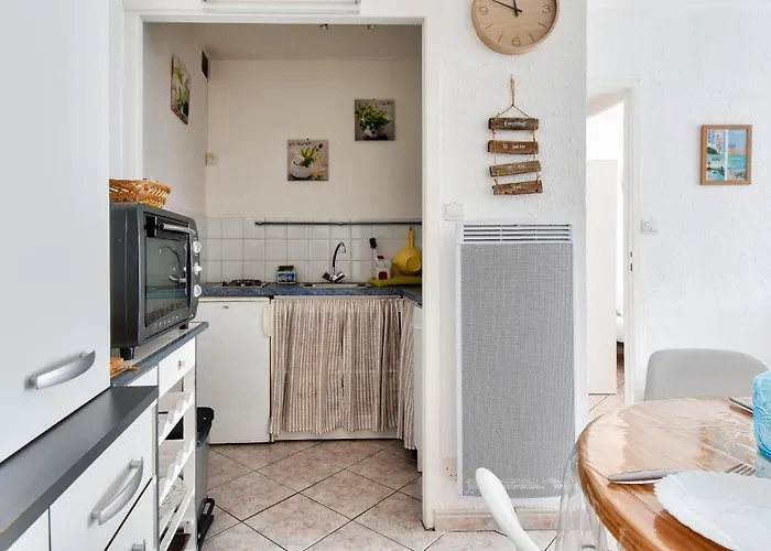 100m De La Des Mouettes, Pour 4 아파트 *